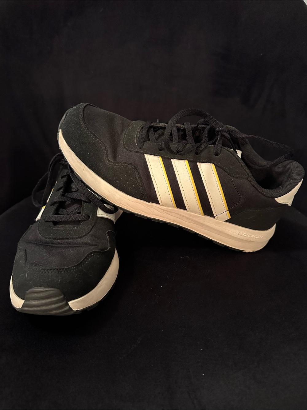Men's Adidas Black Athletic Sneakers with Cloud foam size 7